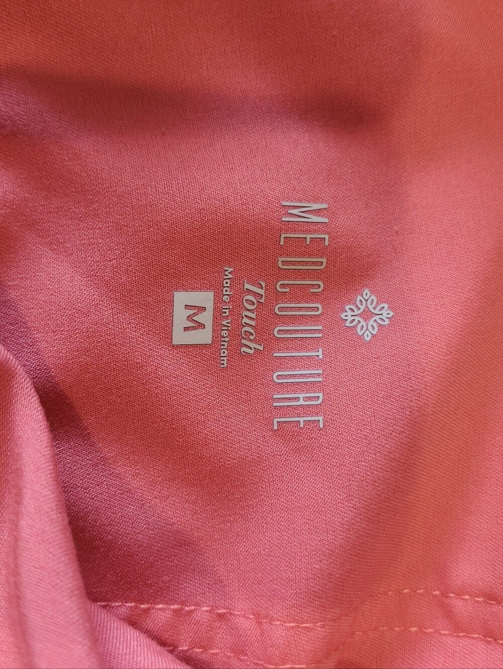 Med Couture Coral Pink Scrub Top and Jogger Pants Set (S/M) - Picture 11 of 12